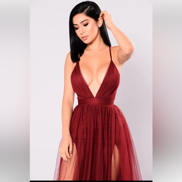 FASHION NOVA On The Runway Maxi Dress - Picture 2 of 8